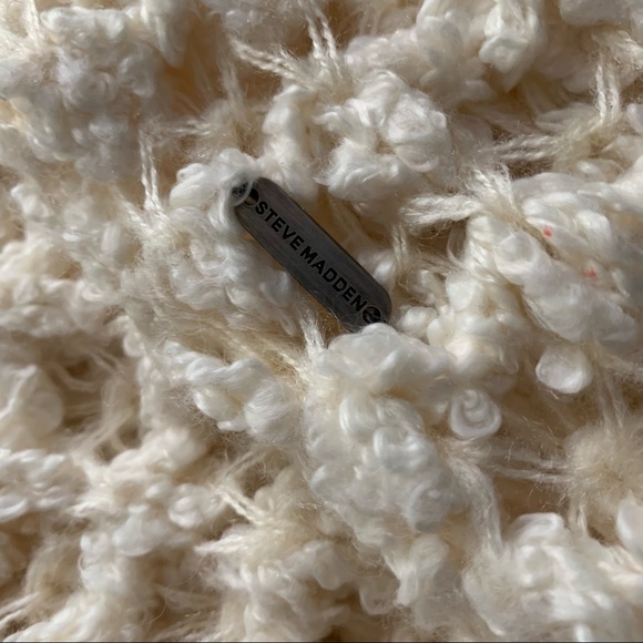 Steve Madden Chunky Knit Off White Infinity Scarf - Picture 5 of 8